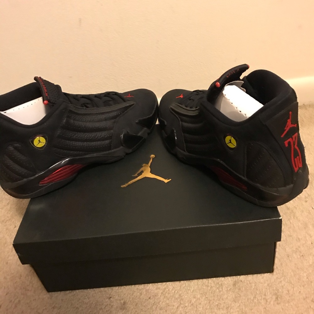 RETRO 14 “LAST SHOT” AKA FERRARI BOYZ🏎❤️🖤💨🔥. Worn a couple of times.